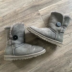 Grey Uggs